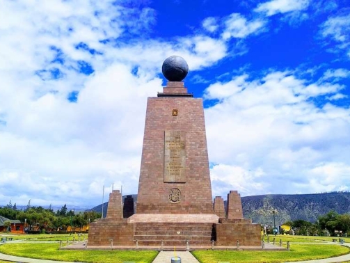 mitad-del-mundo-en-quito-1